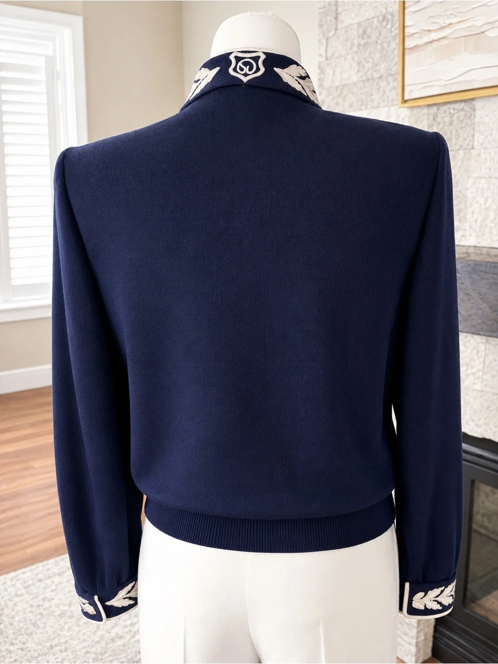 St. John Marie Gray Santana Knit Jacket Navy Embroidered Collar Gold Buttons S - Picture 6 of 12